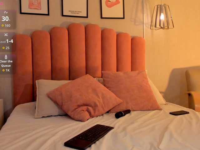 Violetta-Hills live cam on BongaCams