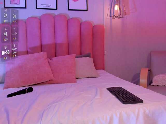 Violetta-Hills live cam on BongaCams