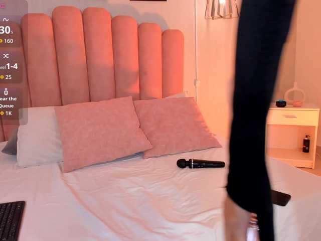Violetta-Hills live cam preview