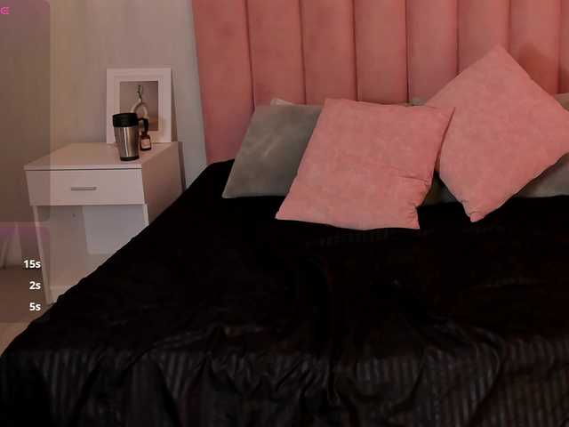 Violetta-Hills live cam on BongaCams