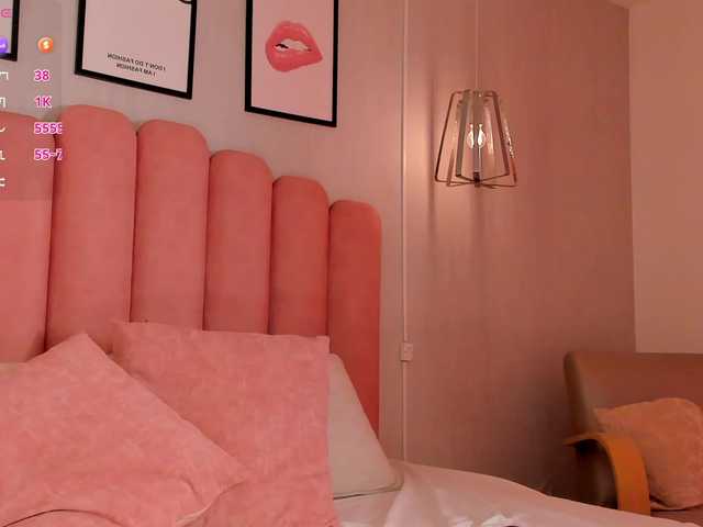 Violetta-Hills live cam on UnifiedCams