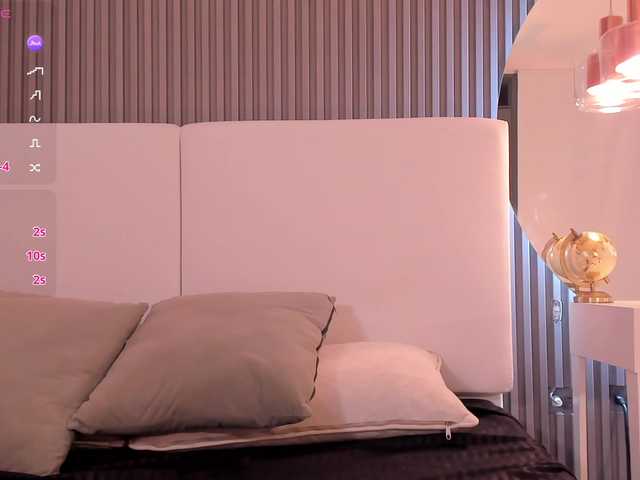 Violetta-Hills live cam on BongaCams