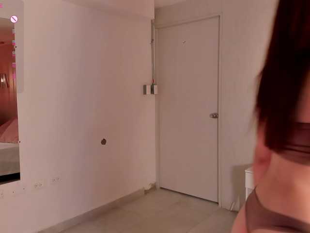 Violetta-Hills live cam on BongaCams