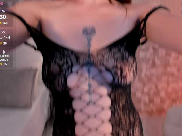 Violetta-Hills live cam on BongaCams