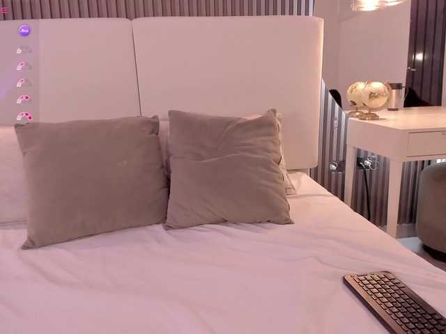 Violetta-Hills live cam on BongaCams