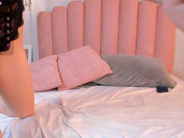 Violetta-Hills live cam on BongaCams