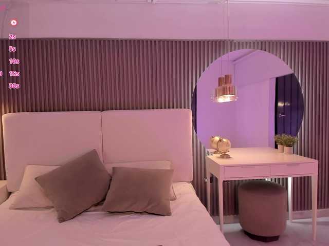 Violetta-Hills live cam on BongaCams