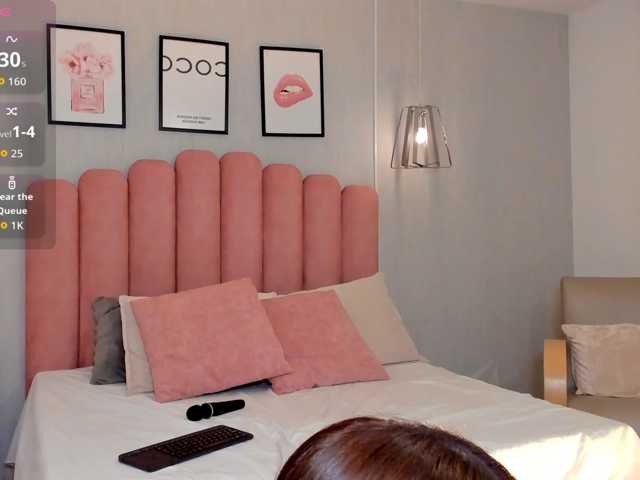 Violetta-Hills live cam on BongaCams