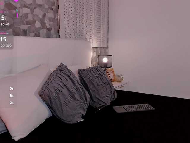 Violetta-Hills live cam on BongaCams
