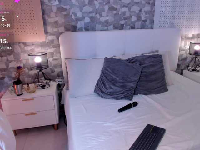 Violetta-Hills live cam on BongaCams