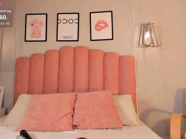 Violetta-Hills live cam on BongaCams
