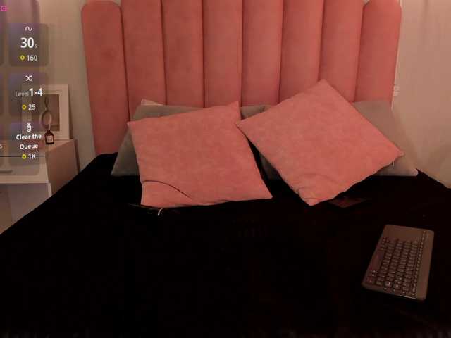 Violetta-Hills live cam preview