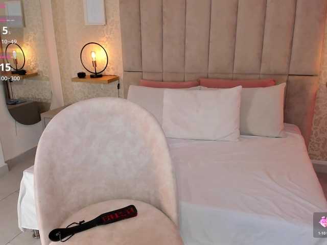 Violetta-Hills live cam on BongaCams