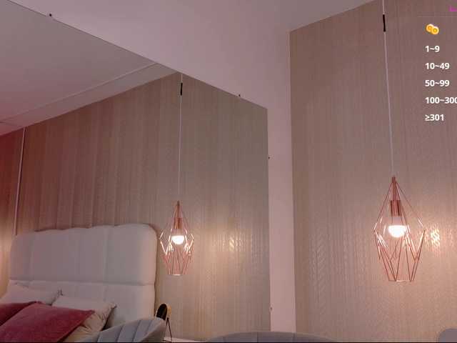 Violetta-Hills live cam on UnifiedCams