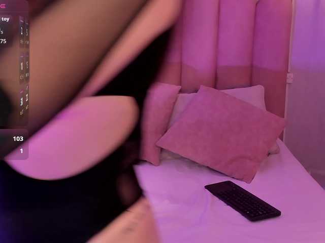 Violetta-Hills live cam on BongaCams