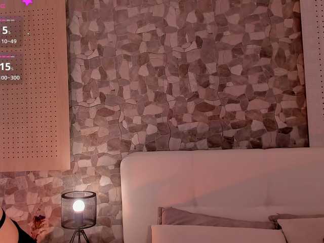 Violetta-Hills live cam on BongaCams