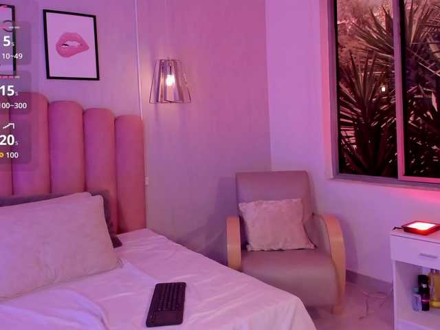 Violetta-Hills live cam on BongaCams