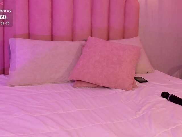 Violetta-Hills live cam on BongaCams