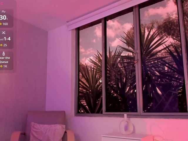 Violetta-Hills live cam on BongaCams