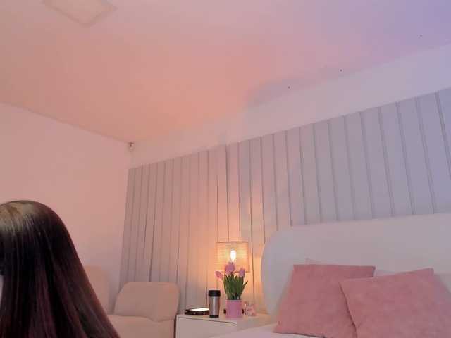 Violetta-Hills live cam on BongaCams