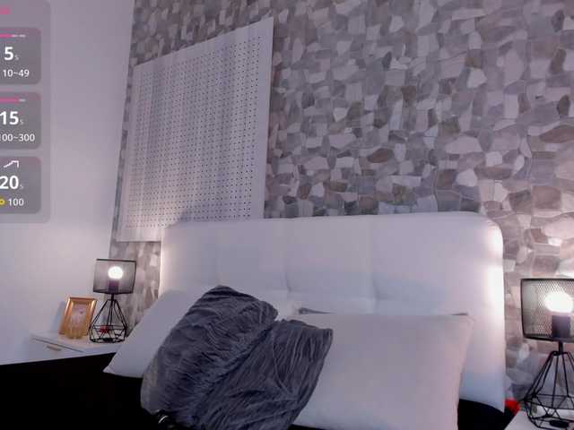 Violetta-Hills live cam on BongaCams