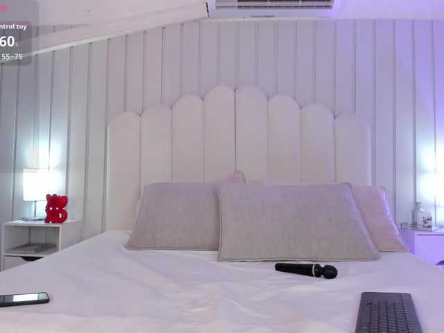 Violetta-Hills live cam on BongaCams