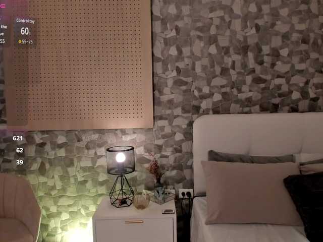 Violetta-Hills live cam on BongaCams