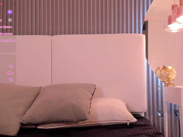 Violetta-Hills live cam on BongaCams