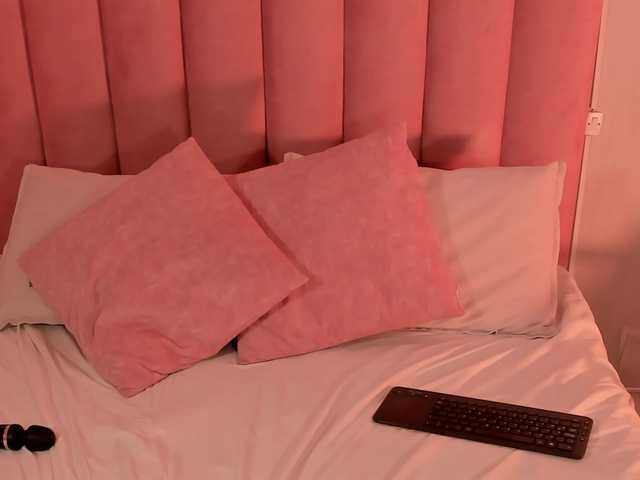Violetta-Hills live cam on BongaCams