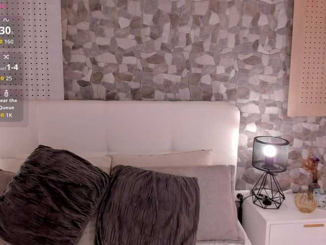 Violetta-Hills live cam on BongaCams