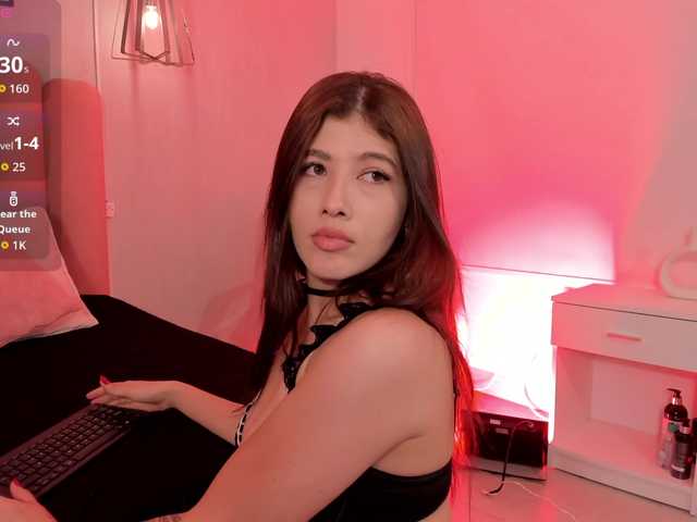 Violetta-Hills live cam on BongaCams