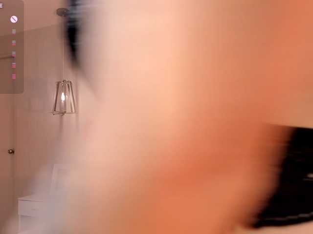 Violetta-Hills live cam on BongaCams