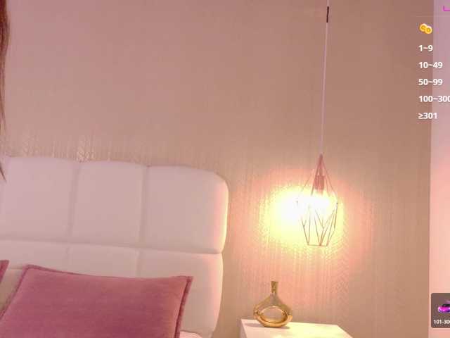 Violetta-Hills live cam on BongaCams