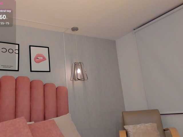 Violetta-Hills live cam on BongaCams