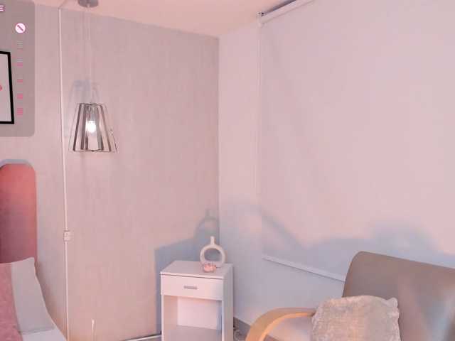 Violetta-Hills live cam on BongaCams