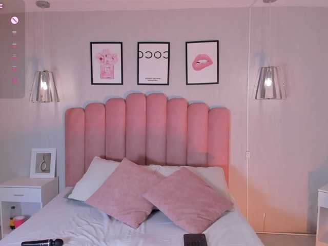 Violetta-Hills live cam on BongaCams