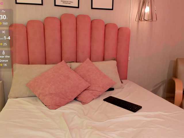 Violetta-Hills live cam on BongaCams