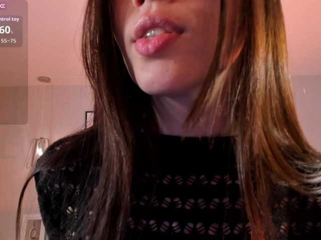 Violetta-Hills live cam on BongaCams