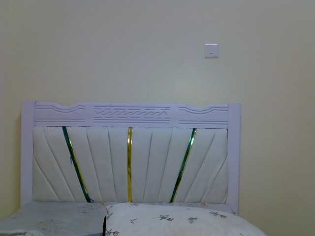 PetiteNoir live cam on BongaCams