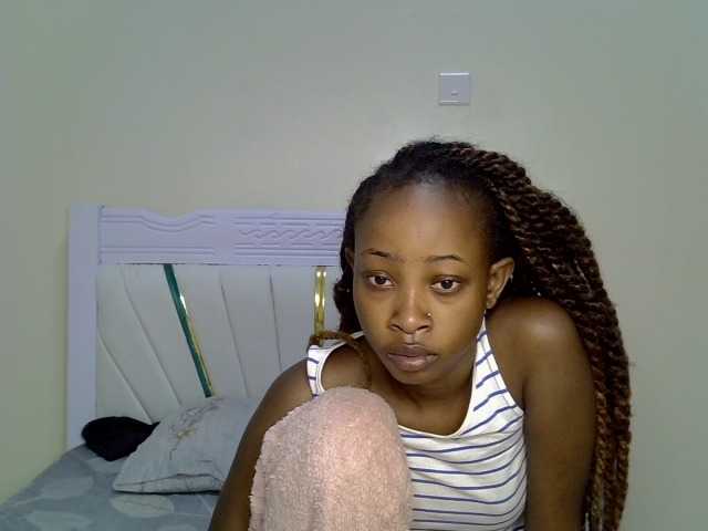 PetiteNoir live cam on BongaCams