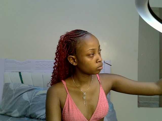 PetiteNoir live cam on BongaCams