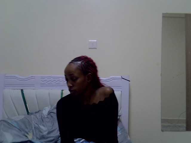 PetiteNoir live cam on BongaCams