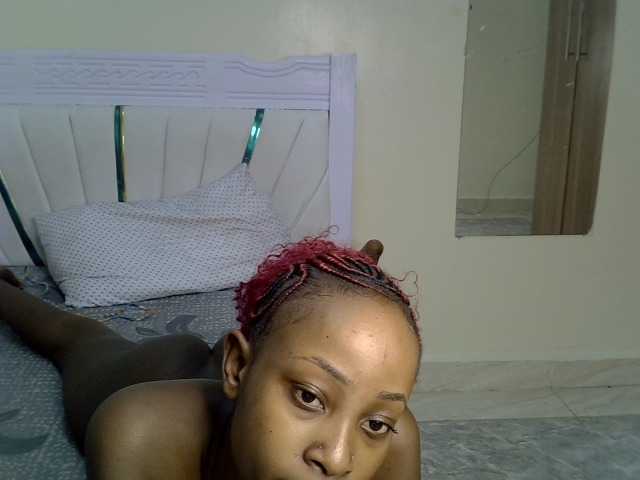 PetiteNoir live cam on BongaCams