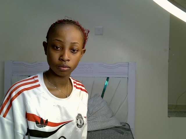 PetiteNoir live cam on BongaCams