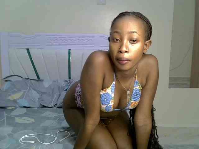 PetiteNoir webcam