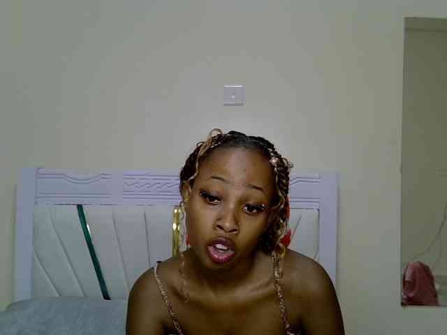 PetiteNoir webcam