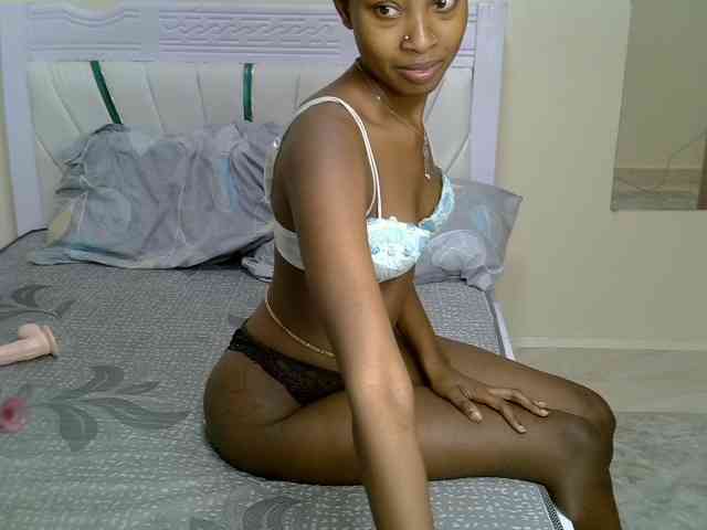 PetiteNoir webcam