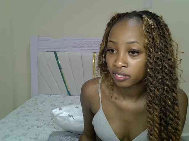 PetiteNoir webcam