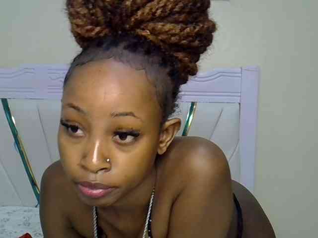 PetiteNoir webcam