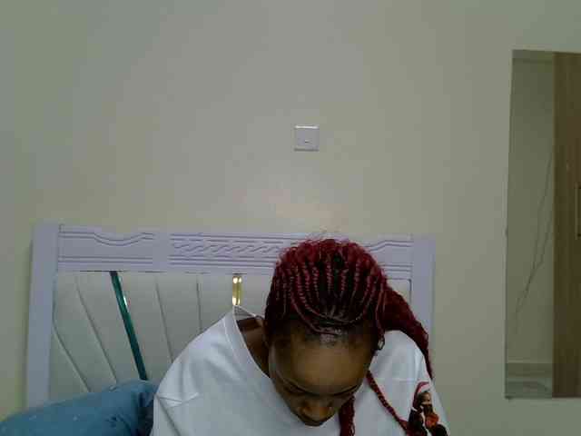PetiteNoir webcam